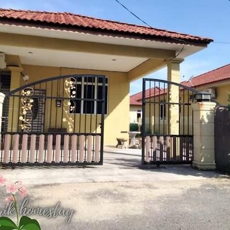 Anggerik Homestay Dungun Kampong Sura Tengah Экстерьер фото