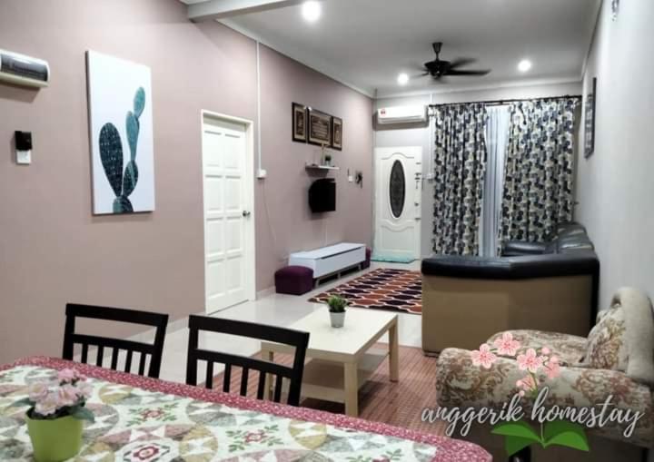 Anggerik Homestay Dungun Kampong Sura Tengah Экстерьер фото